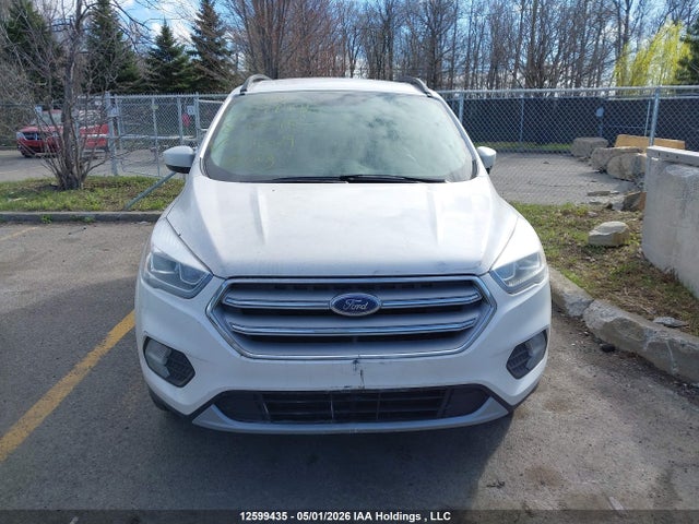 1FMCU9HD6JUD10009 Ford ESCAPE SEL