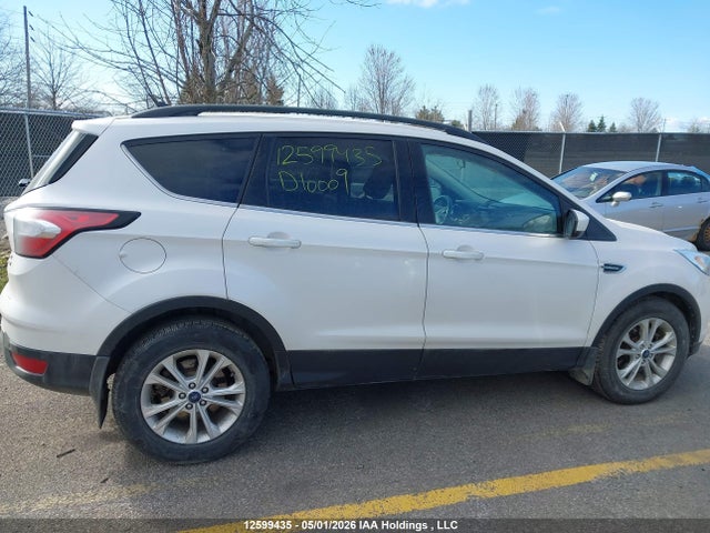 1FMCU9HD6JUD10009 Ford ESCAPE SEL