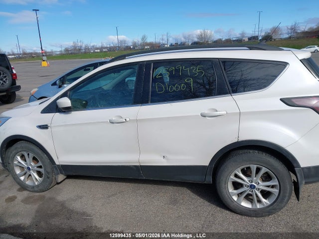 1FMCU9HD6JUD10009 Ford ESCAPE SEL