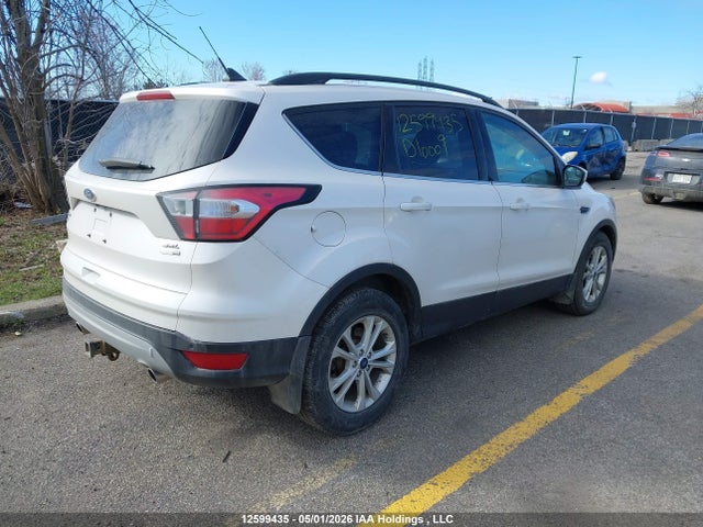 1FMCU9HD6JUD10009 Ford ESCAPE SEL
