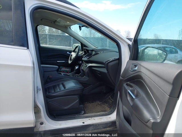 1FMCU9HD6JUD10009 Ford ESCAPE SEL