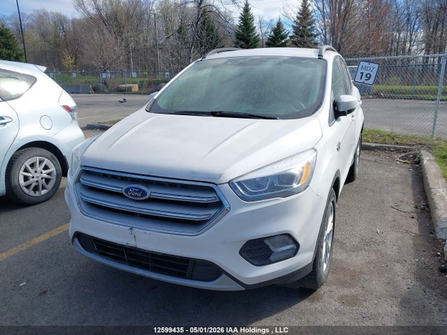 1FMCU9HD6JUD10009 Ford ESCAPE SEL
