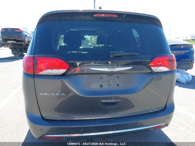 Продажа на аукционе авто 2017 Chrysler Pacifica Touring-l, vin: 2C4RC1EGXHR756589, номер лота: 12599473