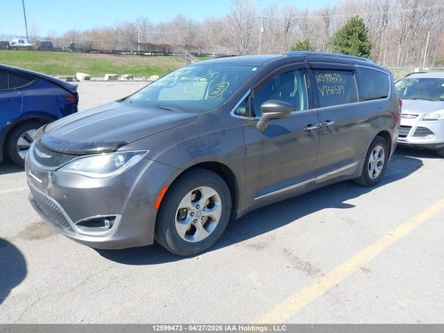 Продажа на аукционе авто 2017 Chrysler Pacifica Touring-l, vin: 2C4RC1EGXHR756589, номер лота: 12599473