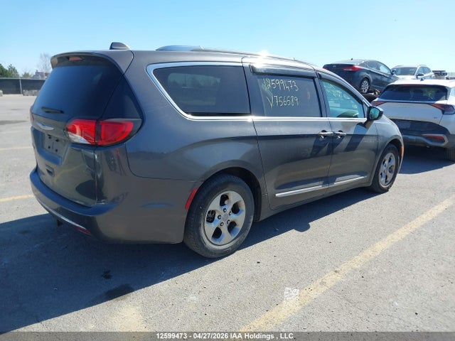 Продажа на аукционе авто 2017 Chrysler Pacifica Touring-l, vin: 2C4RC1EGXHR756589, номер лота: 12599473