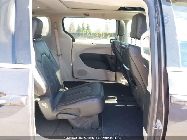 Продажа на аукционе авто 2017 Chrysler Pacifica Touring-l, vin: 2C4RC1EGXHR756589, номер лота: 12599473