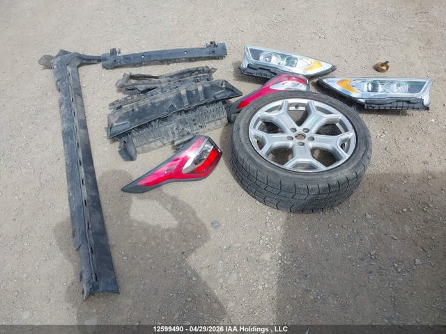 1FMCU9J91HUA04917 Ford Escape Titanium
