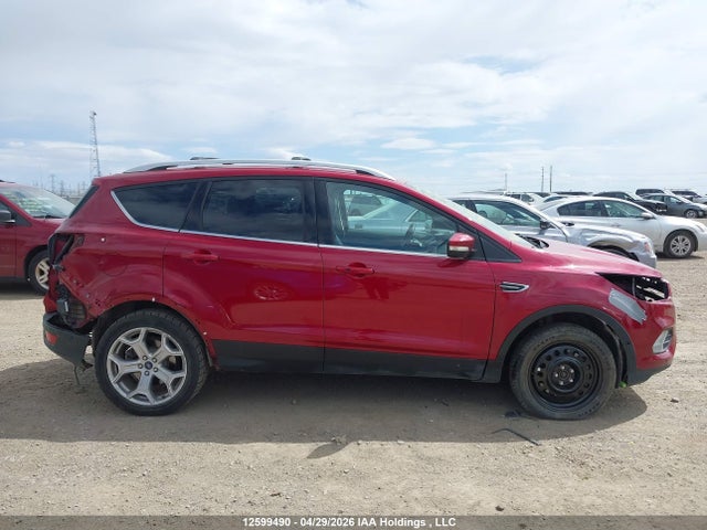 1FMCU9J91HUA04917 Ford Escape Titanium