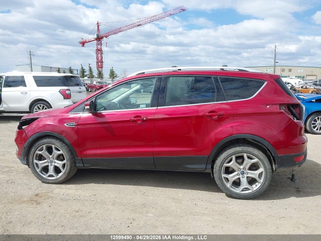 1FMCU9J91HUA04917 Ford Escape Titanium