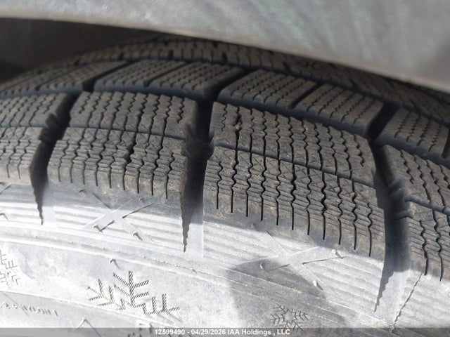 1FMCU9J91HUA04917 Ford Escape Titanium