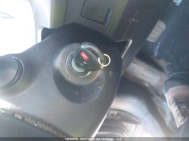 2T3BFREVXGW512001 Toyota RAV4 LE