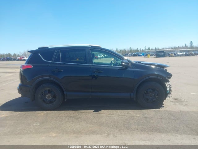 2T3BFREVXGW512001 Toyota RAV4 LE