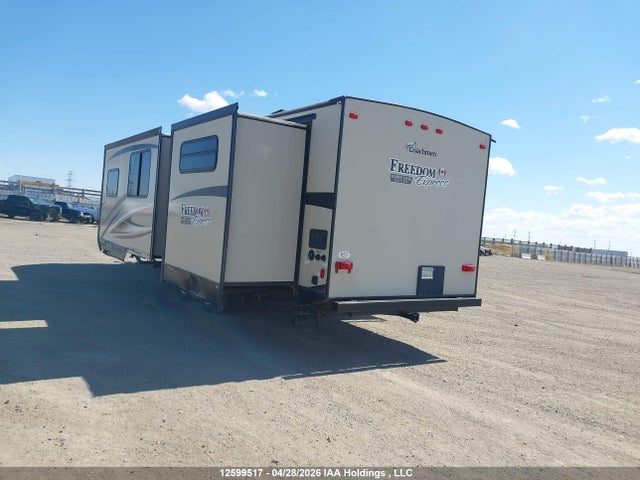 Forest River Forest River 2018 5ZT2FEXBXJS030171 Image 3