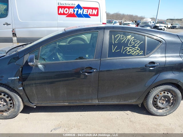 JTDKDTB37G1128682 Toyota PRIUS C