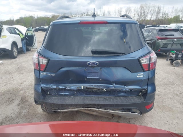 12599583 :رقم المزاد ، 1FMCU9HD2JUB88426 vin ، 2018 Ford Escape Sel مزاد بيع