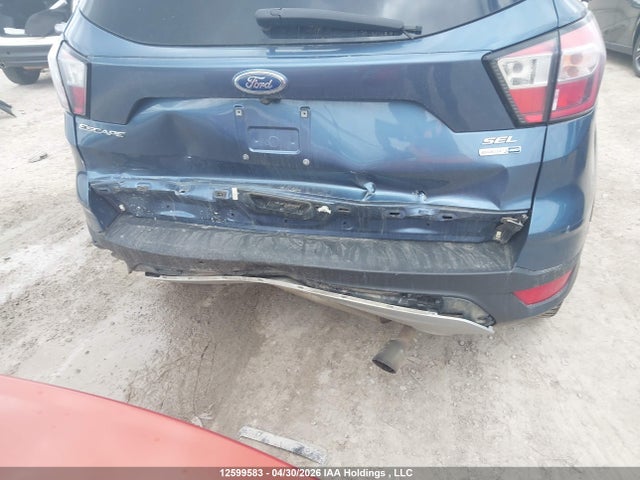 12599583 :رقم المزاد ، 1FMCU9HD2JUB88426 vin ، 2018 Ford Escape Sel مزاد بيع