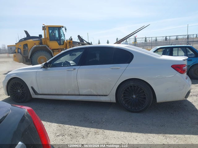 WBA7B0C33HG527139 BMW 7 Series