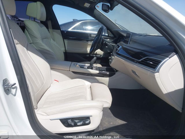 WBA7B0C33HG527139 BMW 7 Series