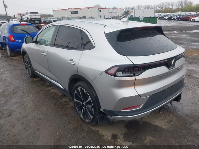 Продажа на аукционе авто 2023 Vinfast Vf 8, vin: RLLV1AFA7PH003648, номер лота: 12599639