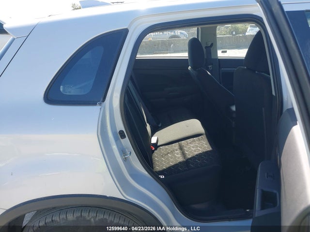 12599640 :رقم المزاد ، JA4AJUAU5PU606000 vin ، 2023 Mitsubishi Rvr Es مزاد بيع