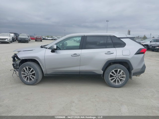 2T3B1RFV0SC562722 Toyota RAV4 LE