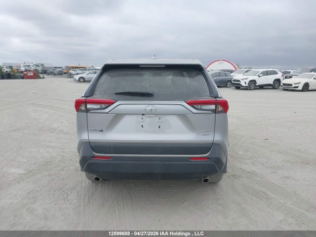 2T3B1RFV0SC562722 Toyota RAV4 LE