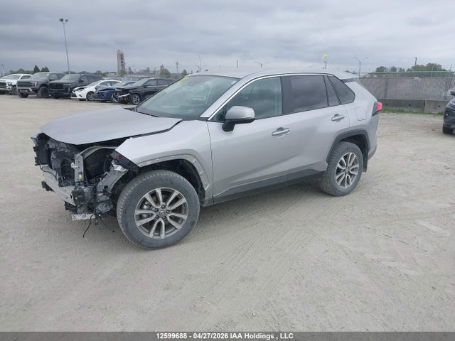 2T3B1RFV0SC562722 Toyota RAV4 LE