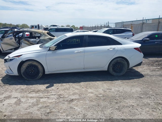KMHLM4AG7NU368675 Hyundai Elantra Preferred Ivt With Sun And Tech Package