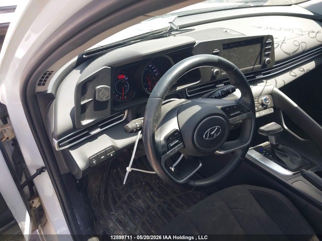 KMHLM4AG7NU368675 Hyundai Elantra Preferred Ivt With Sun And Tech Package