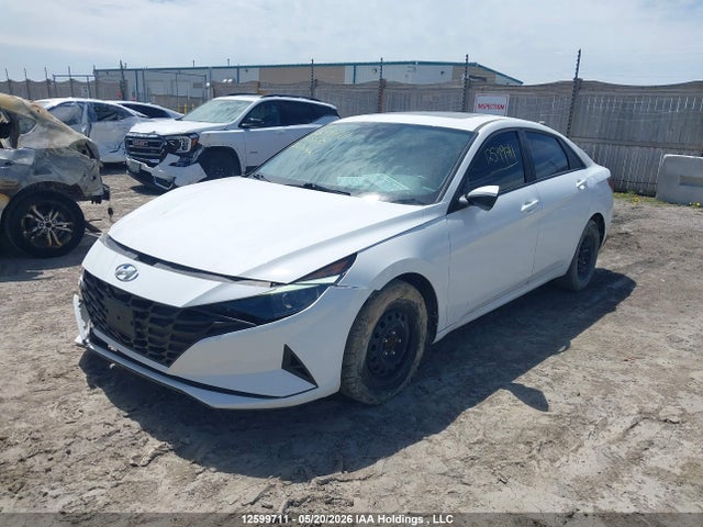 KMHLM4AG7NU368675 Hyundai Elantra Preferred Ivt With Sun And Tech Package