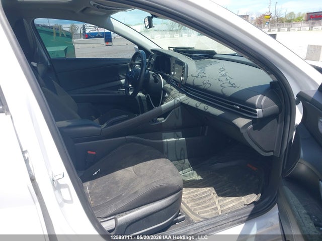 KMHLM4AG7NU368675 Hyundai Elantra Preferred Ivt With Sun And Tech Package
