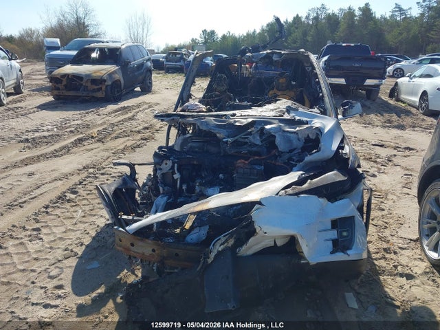 Tesla MODEL X 2019 5YJXCAE21KF143372 Image 13