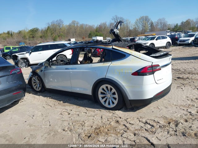 Tesla MODEL X 2019 5YJXCAE21KF143372 Image 15