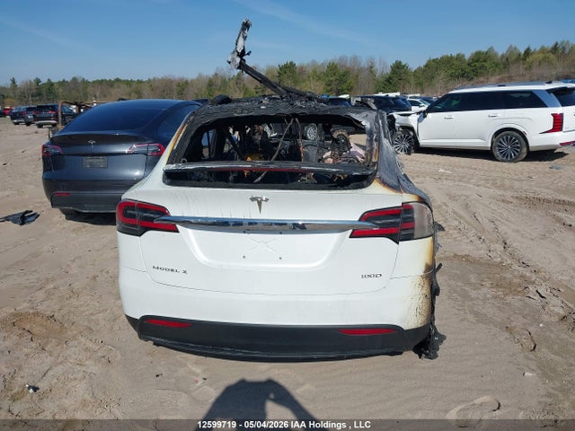 Tesla MODEL X 2019 5YJXCAE21KF143372 Image 17