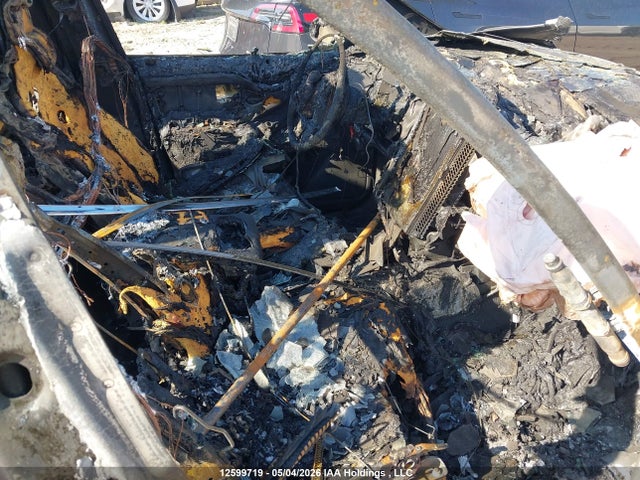 Tesla MODEL X 2019 5YJXCAE21KF143372 Image 5