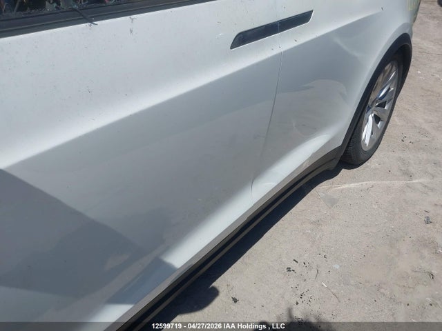 Tesla MODEL X 2019 5YJXCAE21KF143372 Image 9