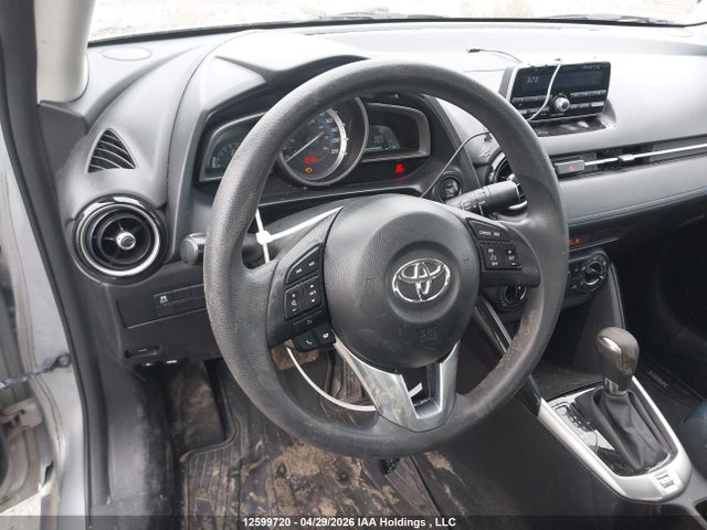 3MYDLBYV3GY101958 Toyota Yaris Premium