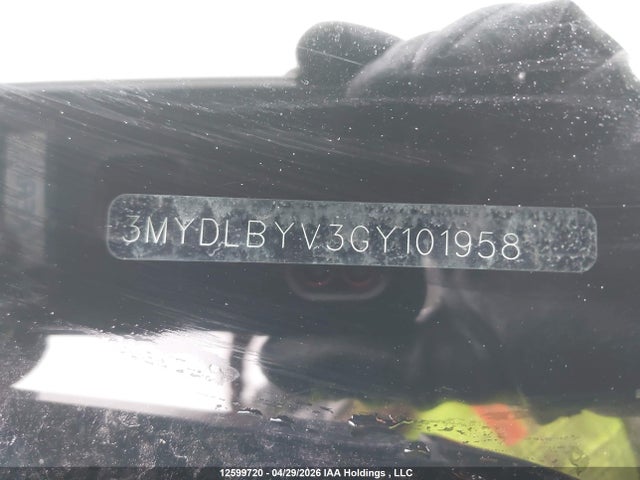 3MYDLBYV3GY101958 Toyota Yaris Premium