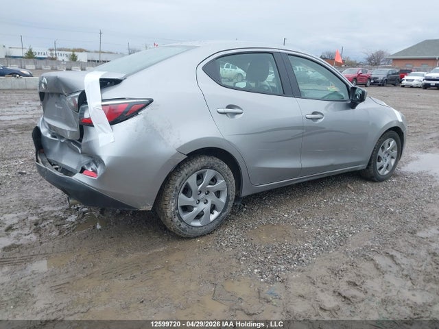 3MYDLBYV3GY101958 Toyota Yaris Premium