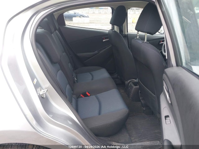 3MYDLBYV3GY101958 Toyota Yaris Premium
