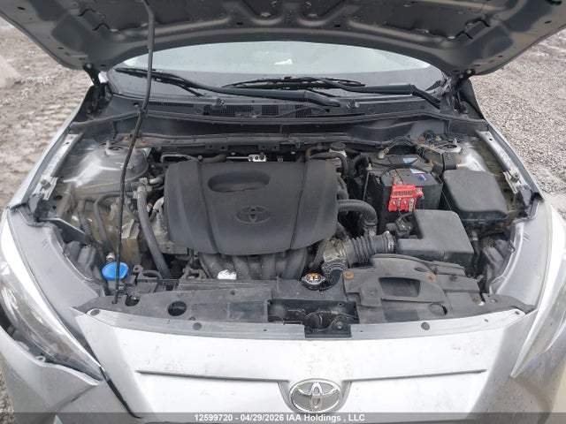 3MYDLBYV3GY101958 Toyota Yaris Premium
