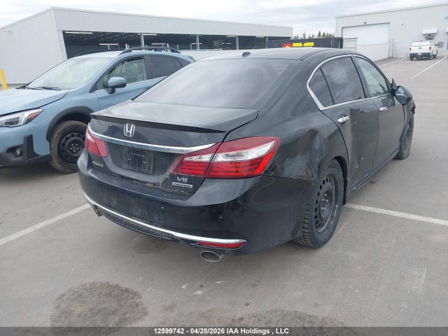 1HGCR3F96GA801130 Honda Accord Touring