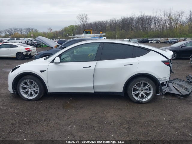 Продажа на аукционе авто 2022 Tesla Model Y, vin: 7SAYGAEE4NF464302, номер лота: 12599761