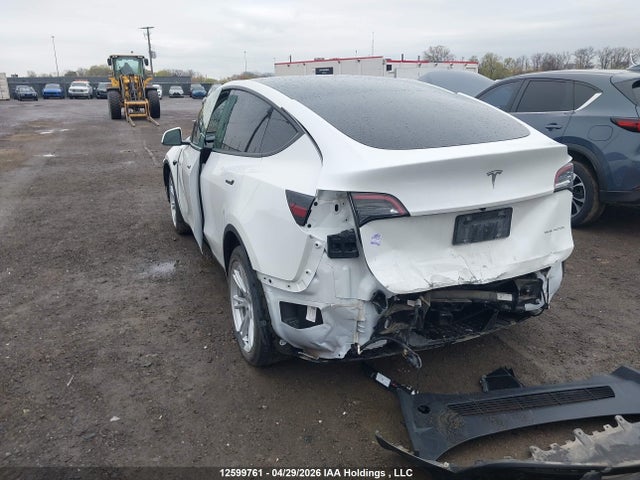 Продажа на аукционе авто 2022 Tesla Model Y, vin: 7SAYGAEE4NF464302, номер лота: 12599761
