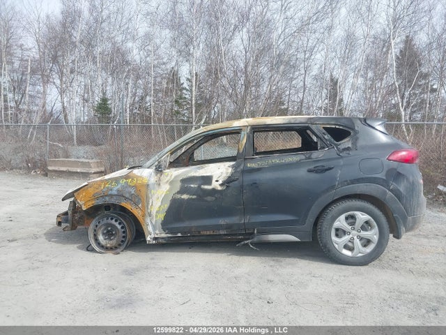 KM8J2CA43LU274741 Hyundai TUCSON SE