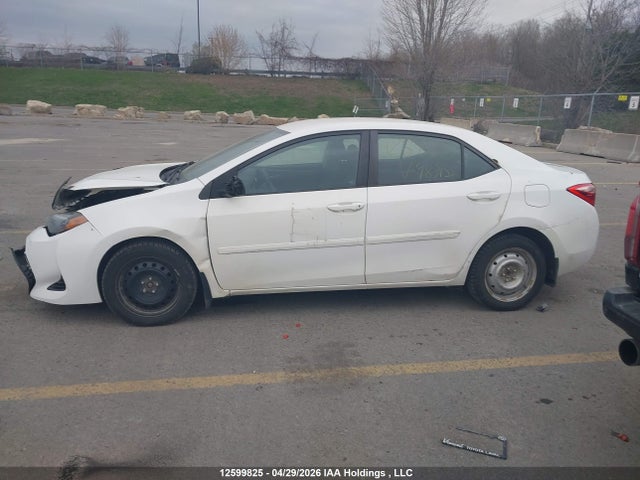 Toyota Corolla 2018 2T1BURHE9JC983155 Image 14