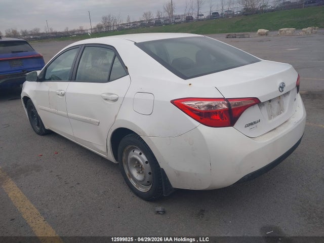 Toyota Corolla 2018 2T1BURHE9JC983155 Image 3