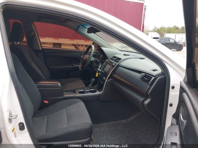 2015 Toyota Camry Le/xle/se/xse მანქანა იყიდება აუქციონზე, vin: 4T1BF1FK3FU017877, აუქციონის ნომერი: 12599902