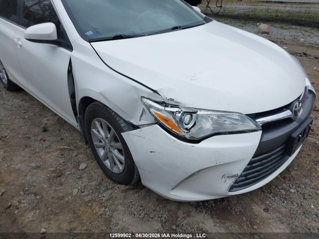 2015 Toyota Camry Le/xle/se/xse მანქანა იყიდება აუქციონზე, vin: 4T1BF1FK3FU017877, აუქციონის ნომერი: 12599902