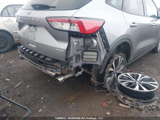 1FMCU9G66MUB20721 Ford ESCAPE SE